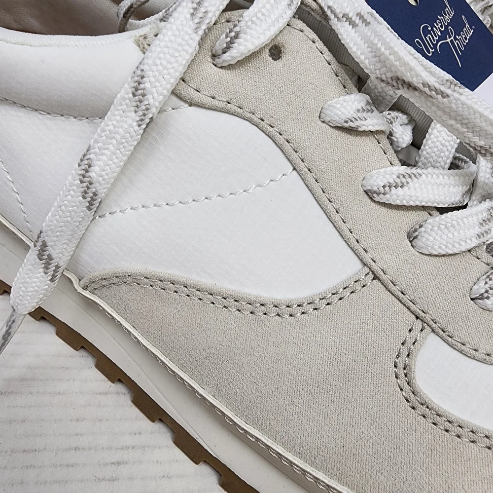New Universal Thread Cream Sneakers Retro Style Memory Foam Womens Size‎ 8.5